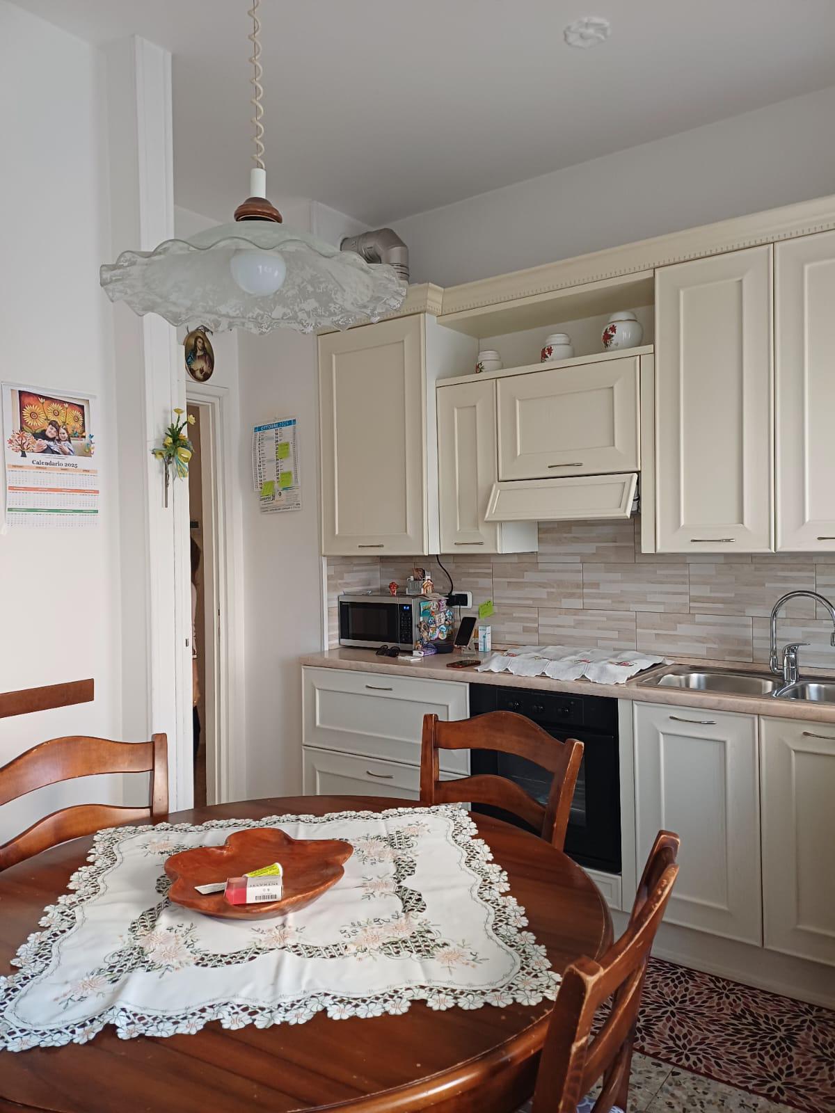 Appartamento via Brenta 3, Verona