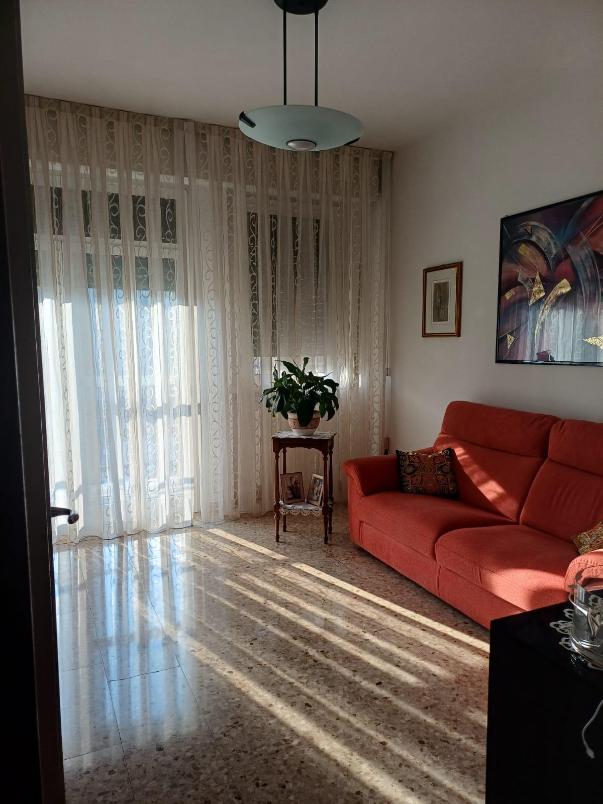 Appartamento via Brenta 3, Verona